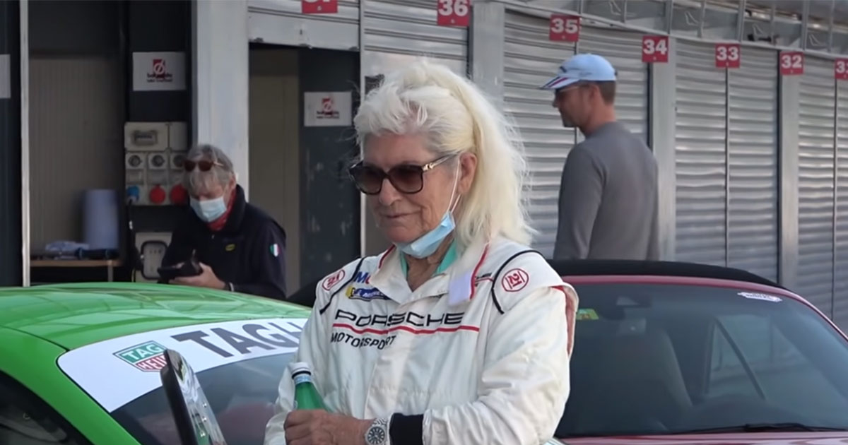 Super-baka (83) i dalje juri stazom u Porscheu i Lamborghiniju (VIDEO)