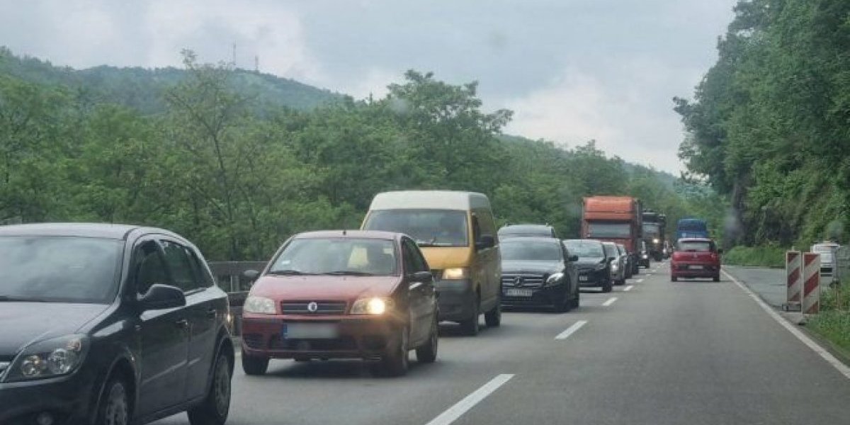 Vozite oprezno! Ledi se tlo, putevi u planinskim predelima mogu biti opasni