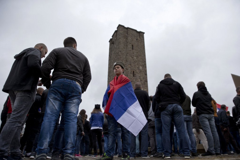 SRBI SA KOSOVA I METOHIJE: Ponosni smo na Vučića