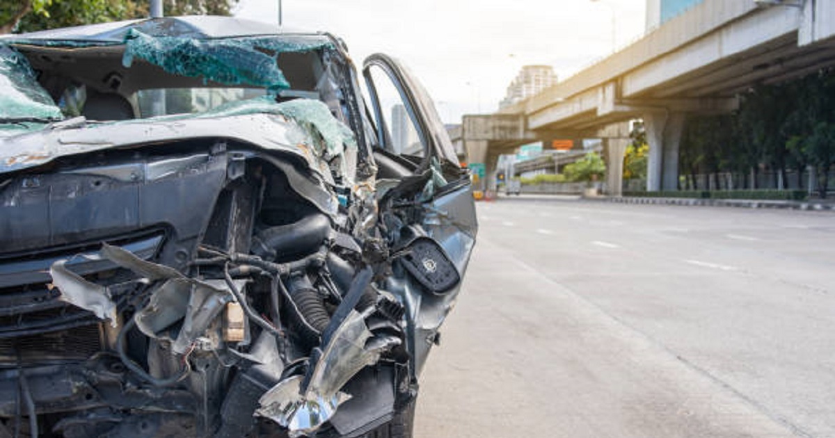 Zaposleni u auto-kući slupao auto od tri miliona evra (FOTO)