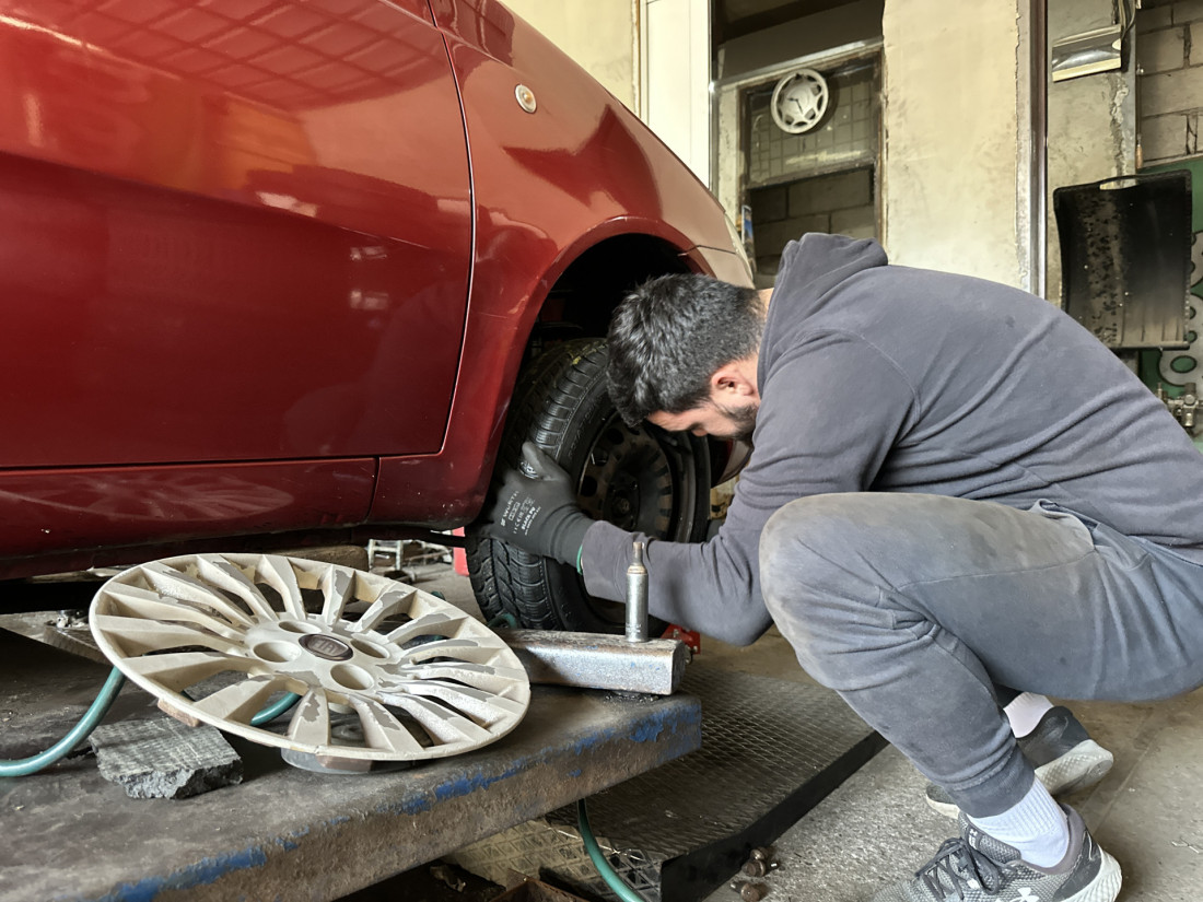 Krcate vulkanizerske radnje: Vozači se uplašili kazni pa menjaju gume! (FOTO)