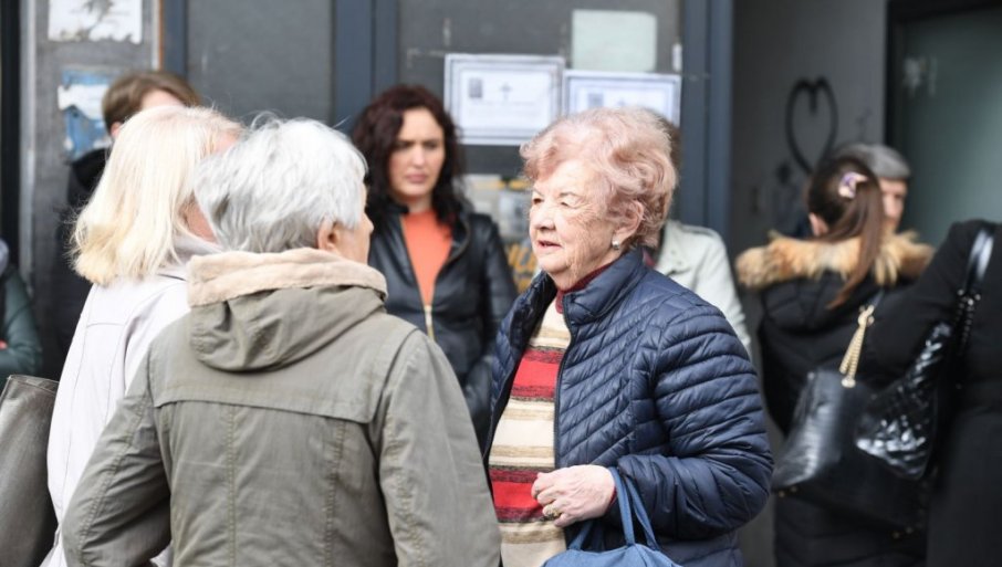 Uvećava se i najniža penzija, naknada za tuđu negu, opšti bod