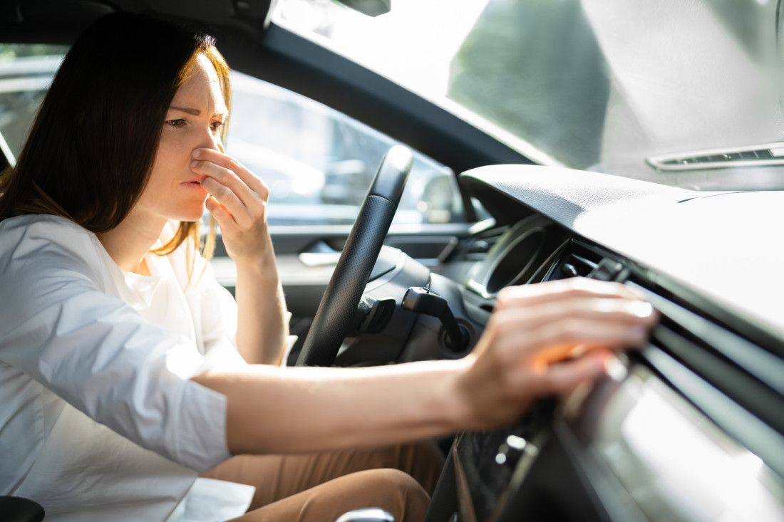 Trik za neutralisanje neprijatnog mirisa u automobilu