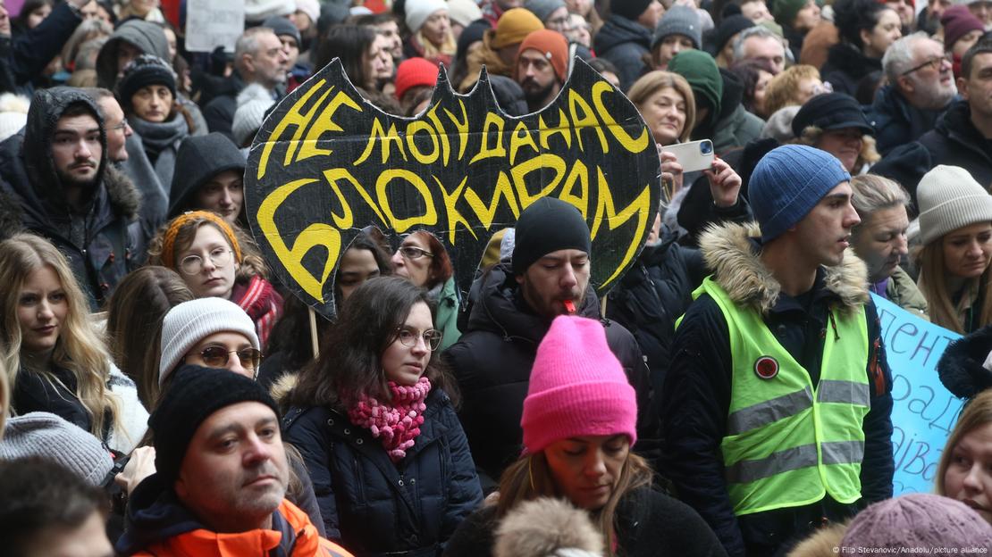 Zašto protesti u Srbiji ne prestaju i kakve veze s tim ima Rusija?